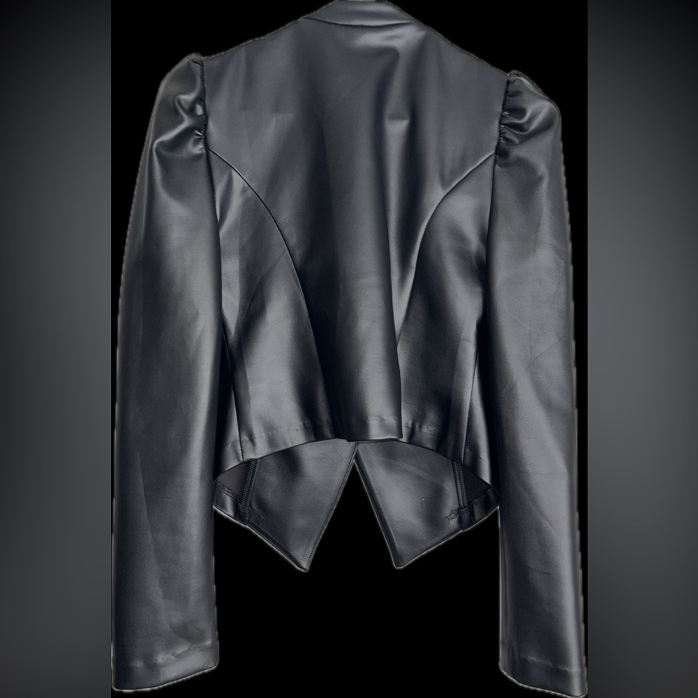 NWOT Wearever medium black vegan leather jacket nwot beautifully cut 🧥 - Picture 4 of 5